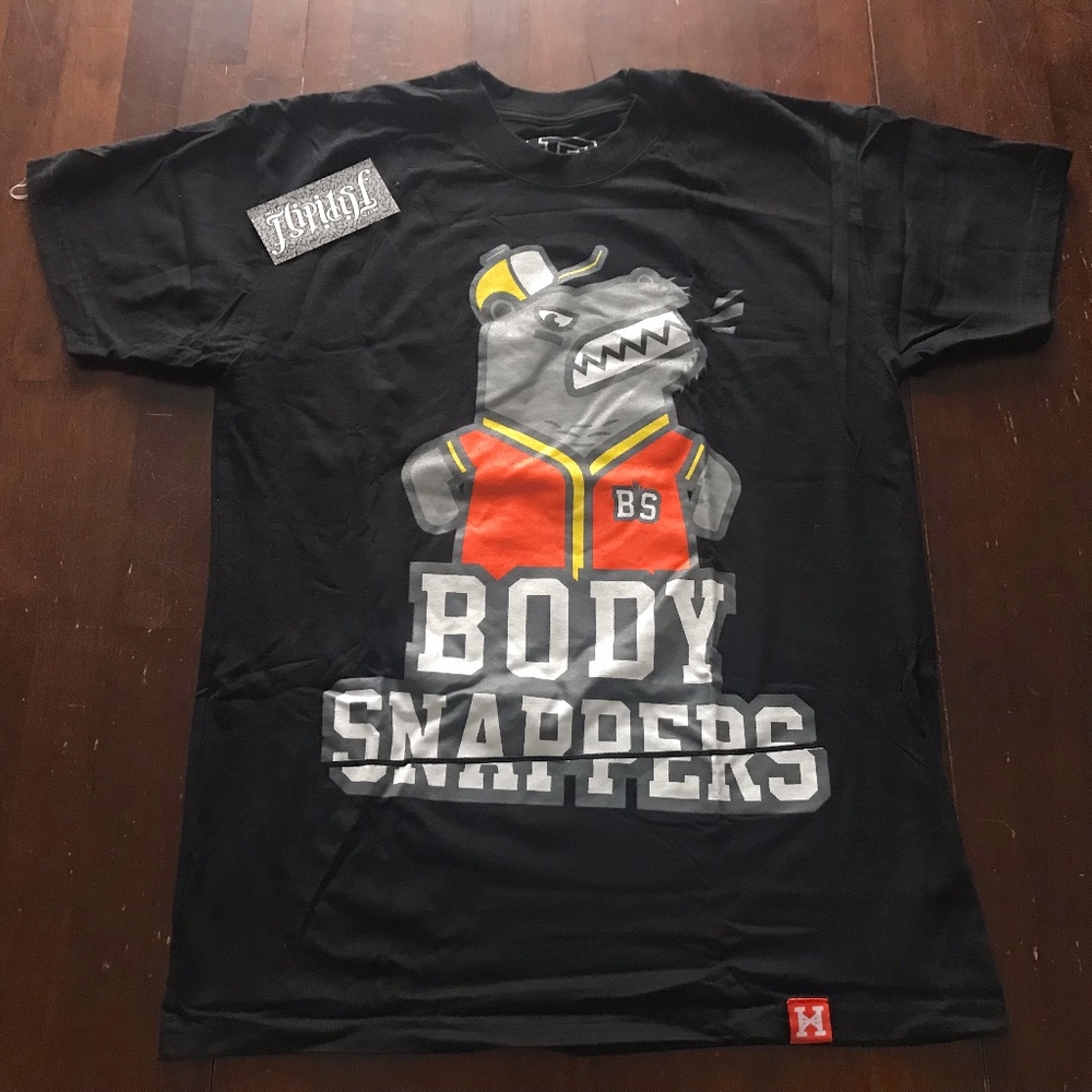 HIPPO ESTHETICS TEEN WOLF BODY SNAPPER BLACK SHIRT